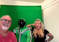 R3N3GAD3S behind the scenes